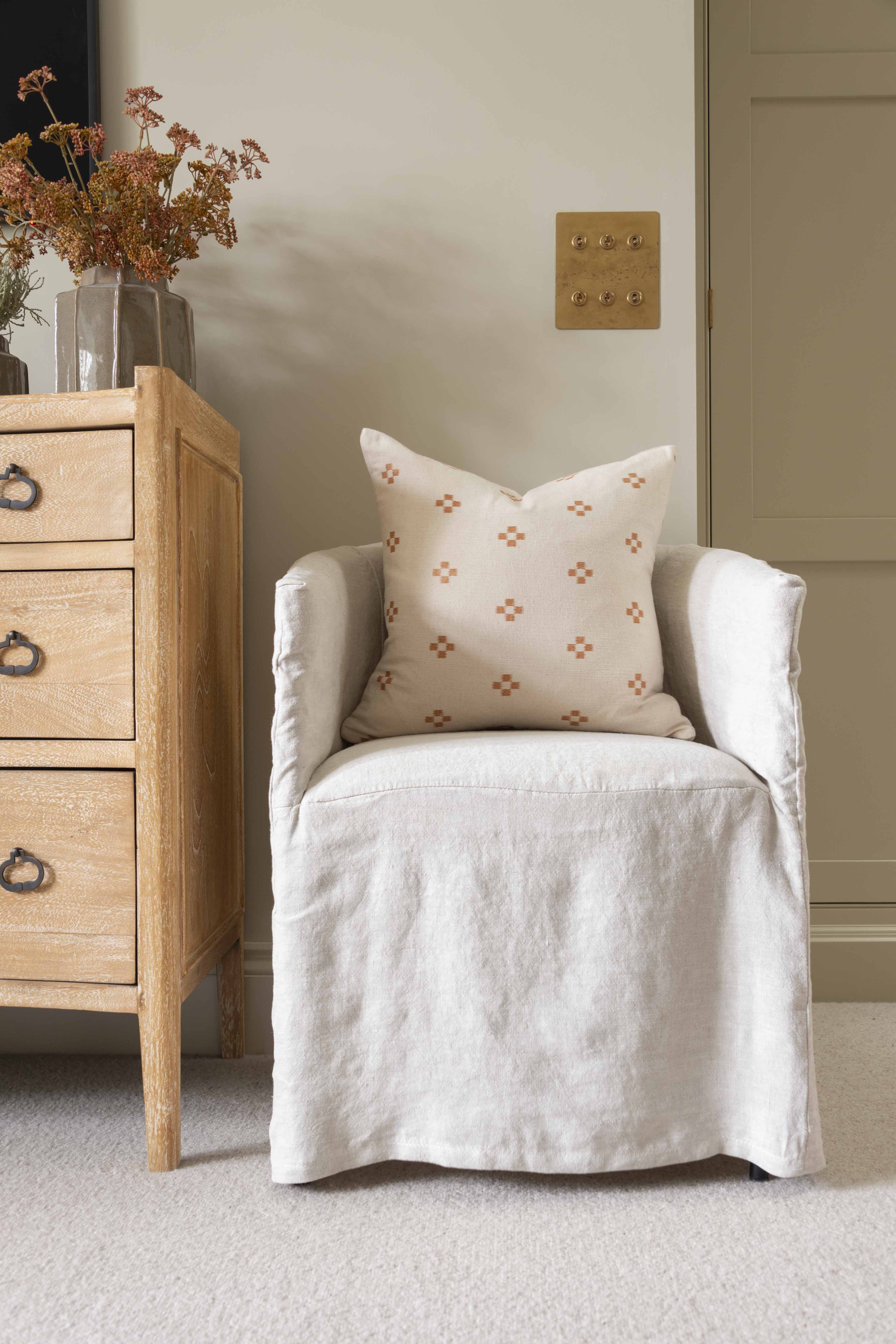 Charles Ted Linen Dining Chair with Slipcovered Design