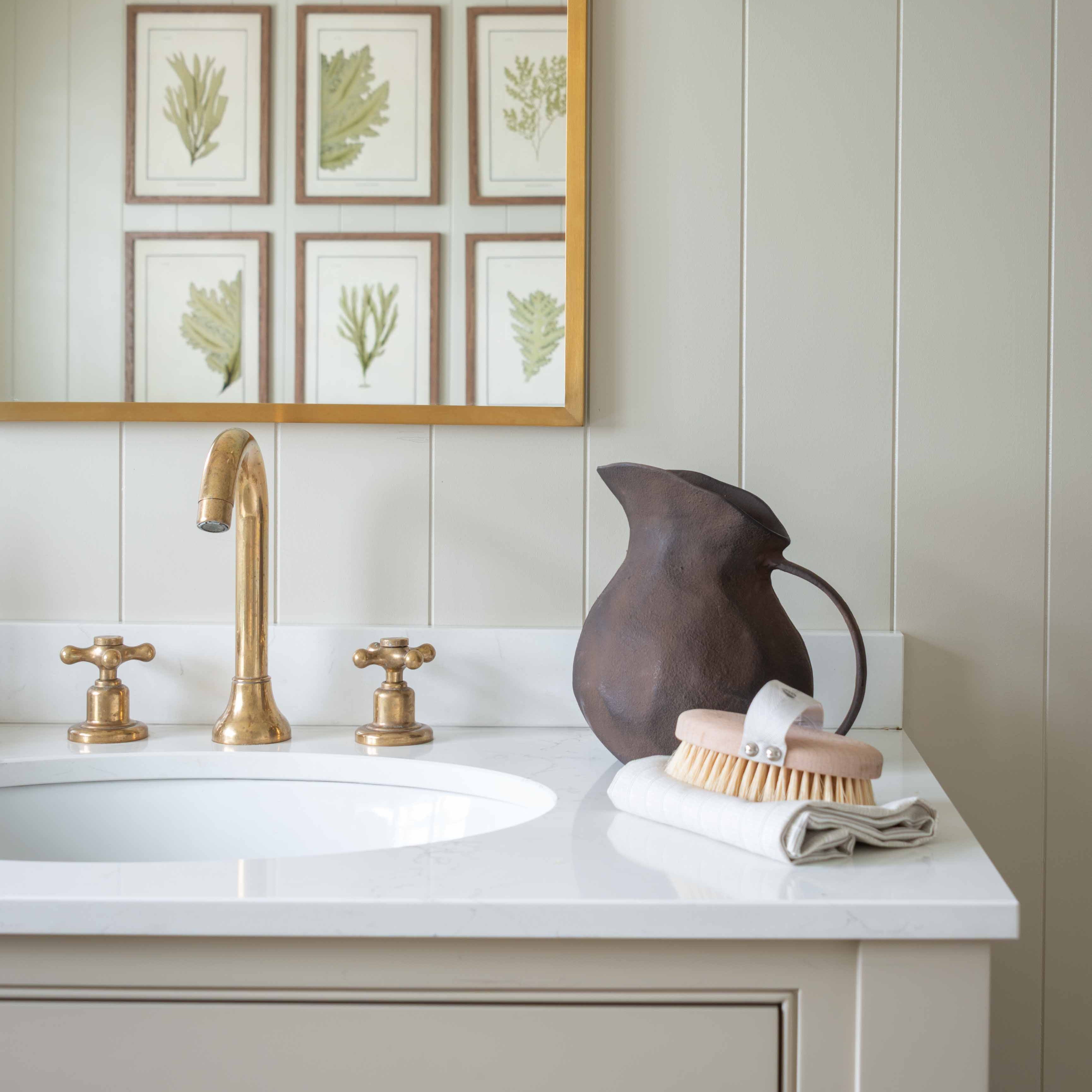 Introduce a warm, earthy touch to your home with this rustic brown metal jug, perfect for adding vintage charm to farmhouse, cottagecore, or traditional interiors. With its hand-forged look and rich brown finish, this decorative metal pitcher offers a natural, timeless appeal.
Perfectly suited as a bathroom countertop accent, it also works beautifully as a vase for dried florals, a kitchen shelf display piece, or a standalone rustic decor element. Its durable metal build and gracefully curved handle make i