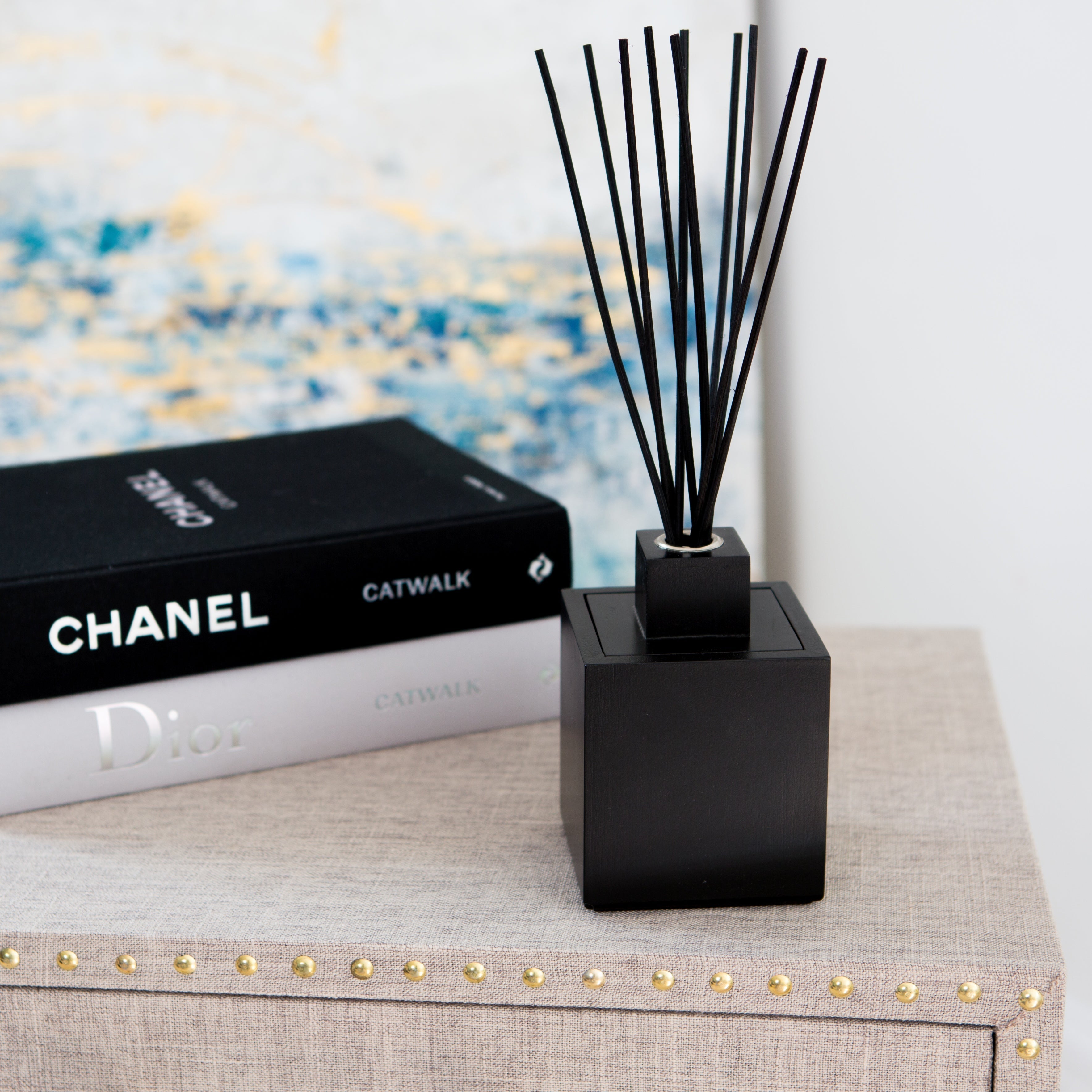 A gorgeous black diffuser which not only smells beautiful but looks it too!