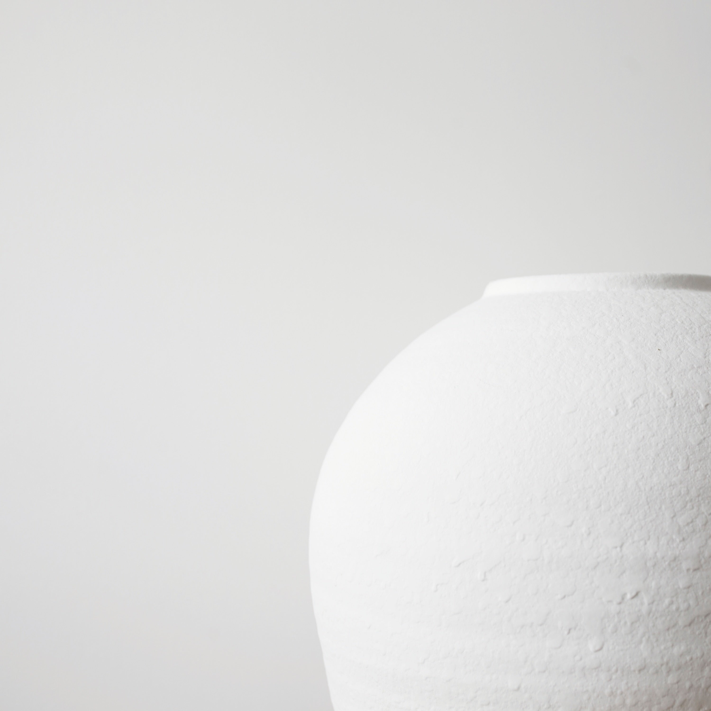 Charles Ted Ceramic Aria White Pot close up