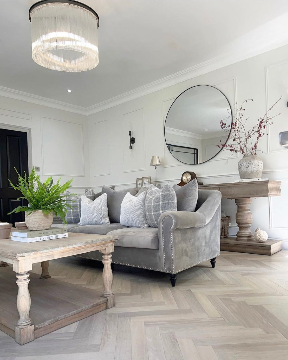 This stylish coffee table is crafted from beautiful weathered reclaimed pine. The balustrade leg detail adds timeless charm to any living area. Perfect for any modern or rustic décor.