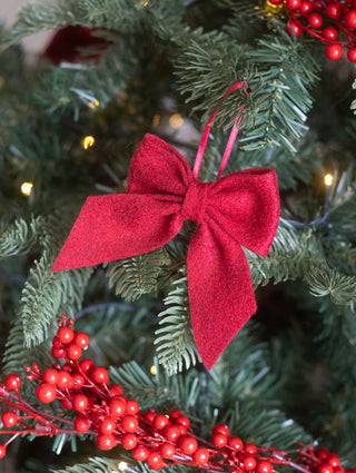 Red felt bow on a Christmas wreath