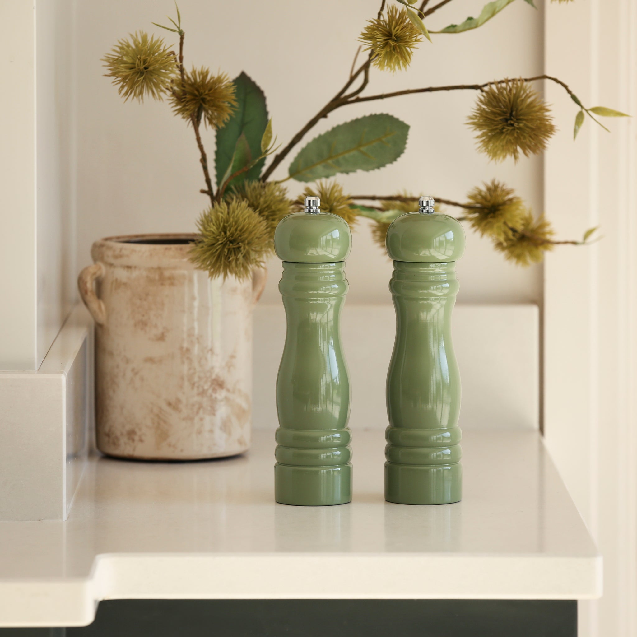 Crafted from rubber wood, our Wooden Salt & Pepper Mills feature a traditional design