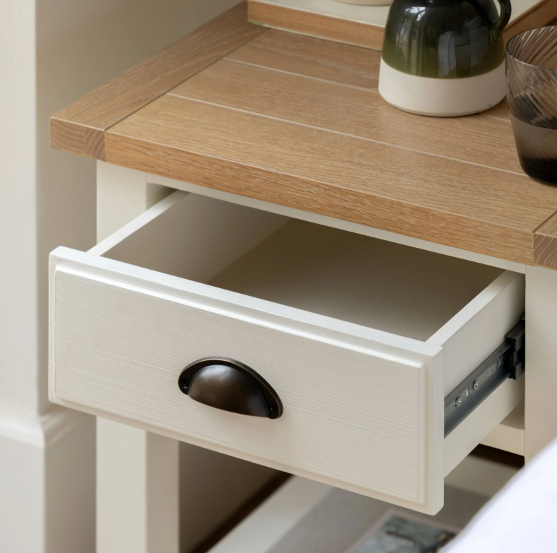 Florence_bedside_table_in_oak2