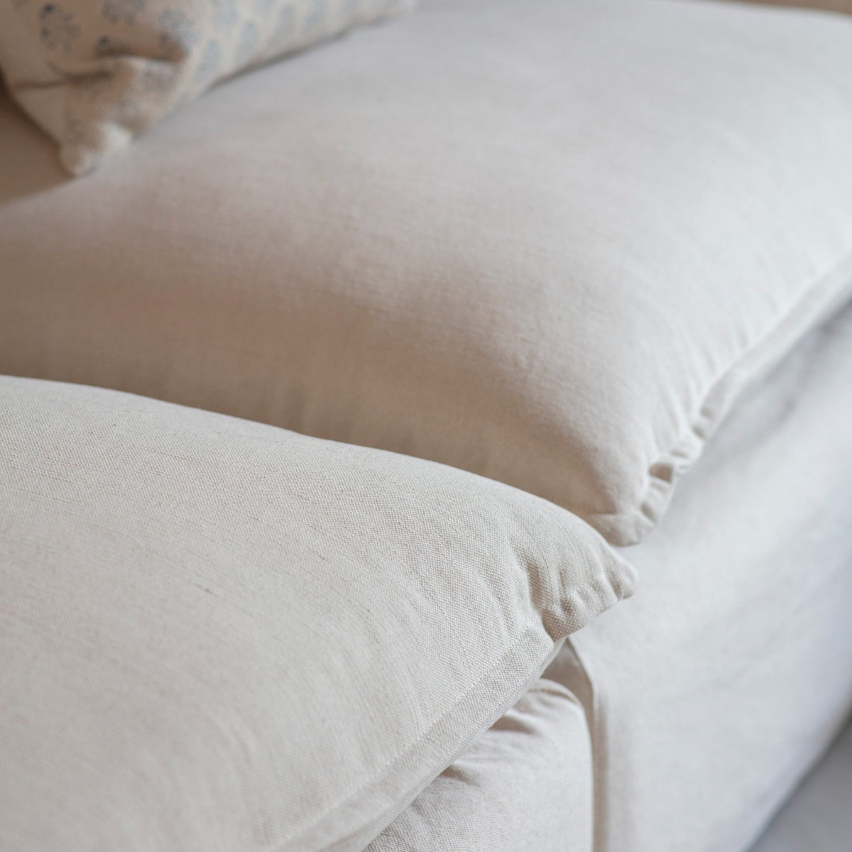 Bibury chaise sofa in oatmeal linen and cotton blend, side view