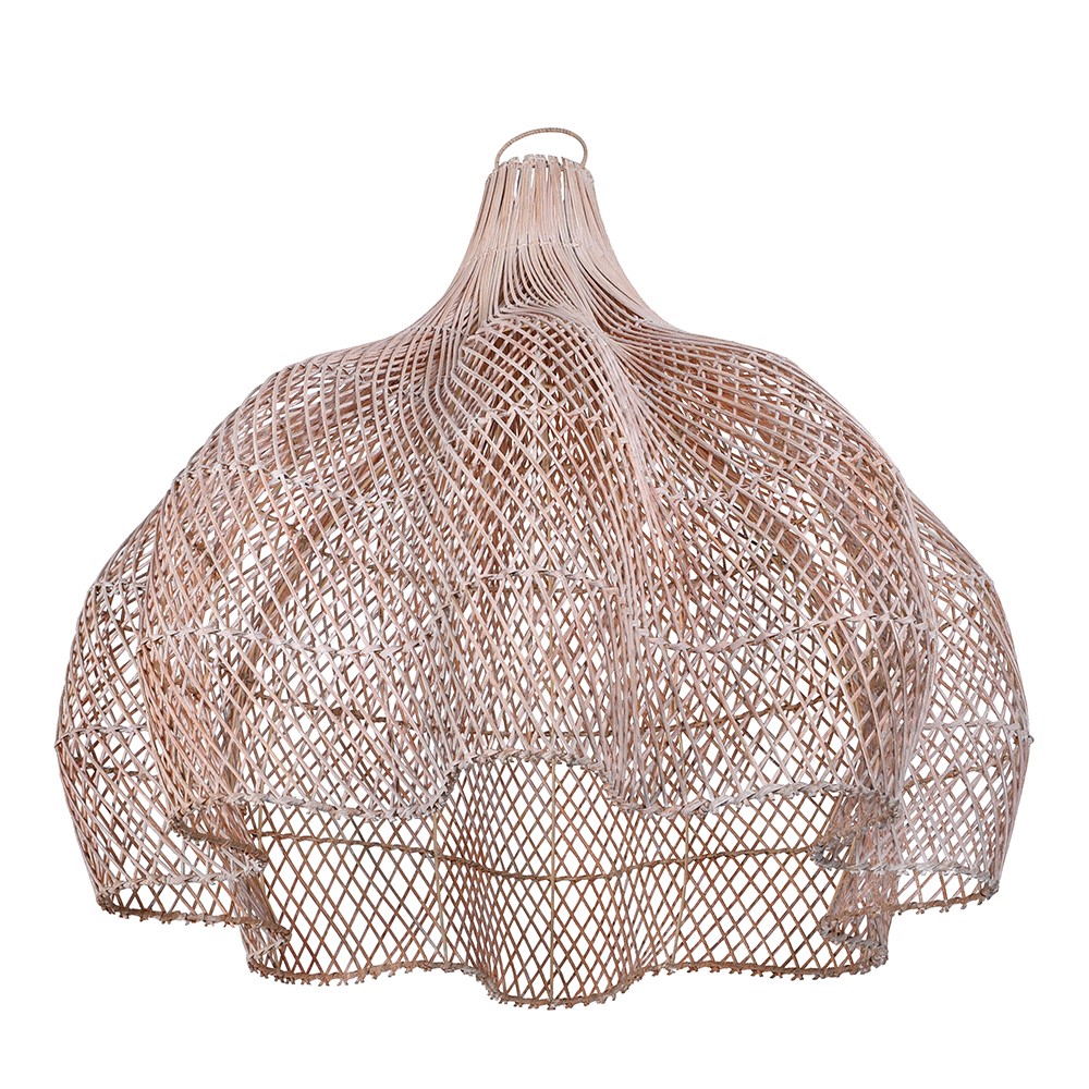 The Rattan White Wash Wave Detail Lampshade exudes a sense of sophistication and elegance, making it a luxurious addition to any space. Its intricate wave detail adds a touch of artistry and exclusivity, while the white wash finish adds a tasteful touch. Elevate your décor with this premium lampshade that alludes to the world of high-end design and craftsmanship.