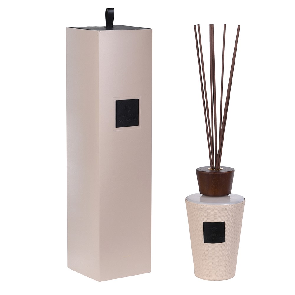 Saddle Diffuser The Saddle Diffuser — 1000ml Leather, Herbal & Smoky Wood Reed Diffuser ...