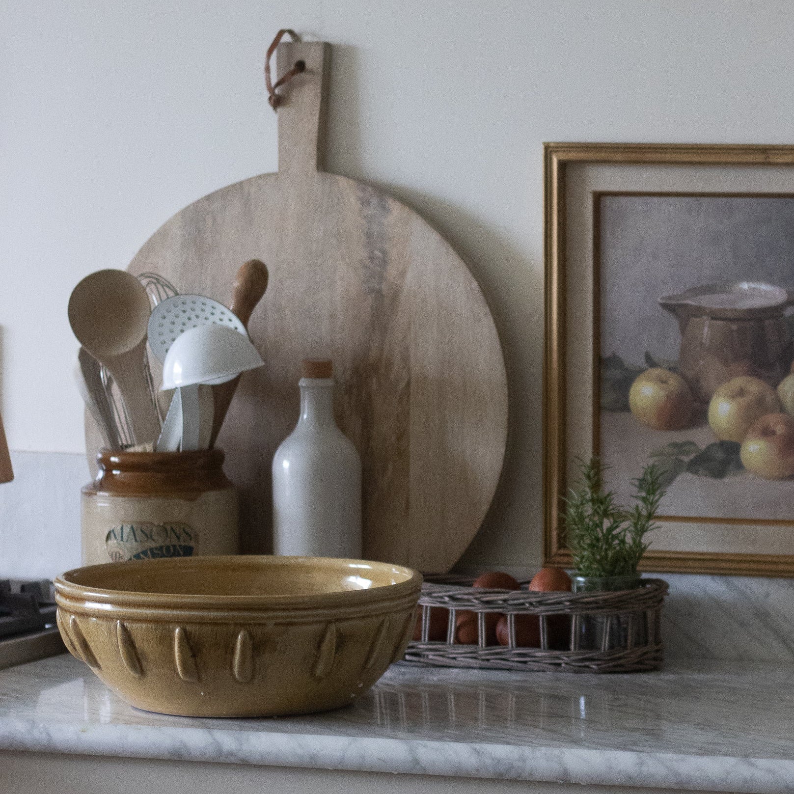 Charles Ted Ash Wood Pizza Board Round Wooden Pizza Serving and Cutting Board with Handle - CharlesTed Home