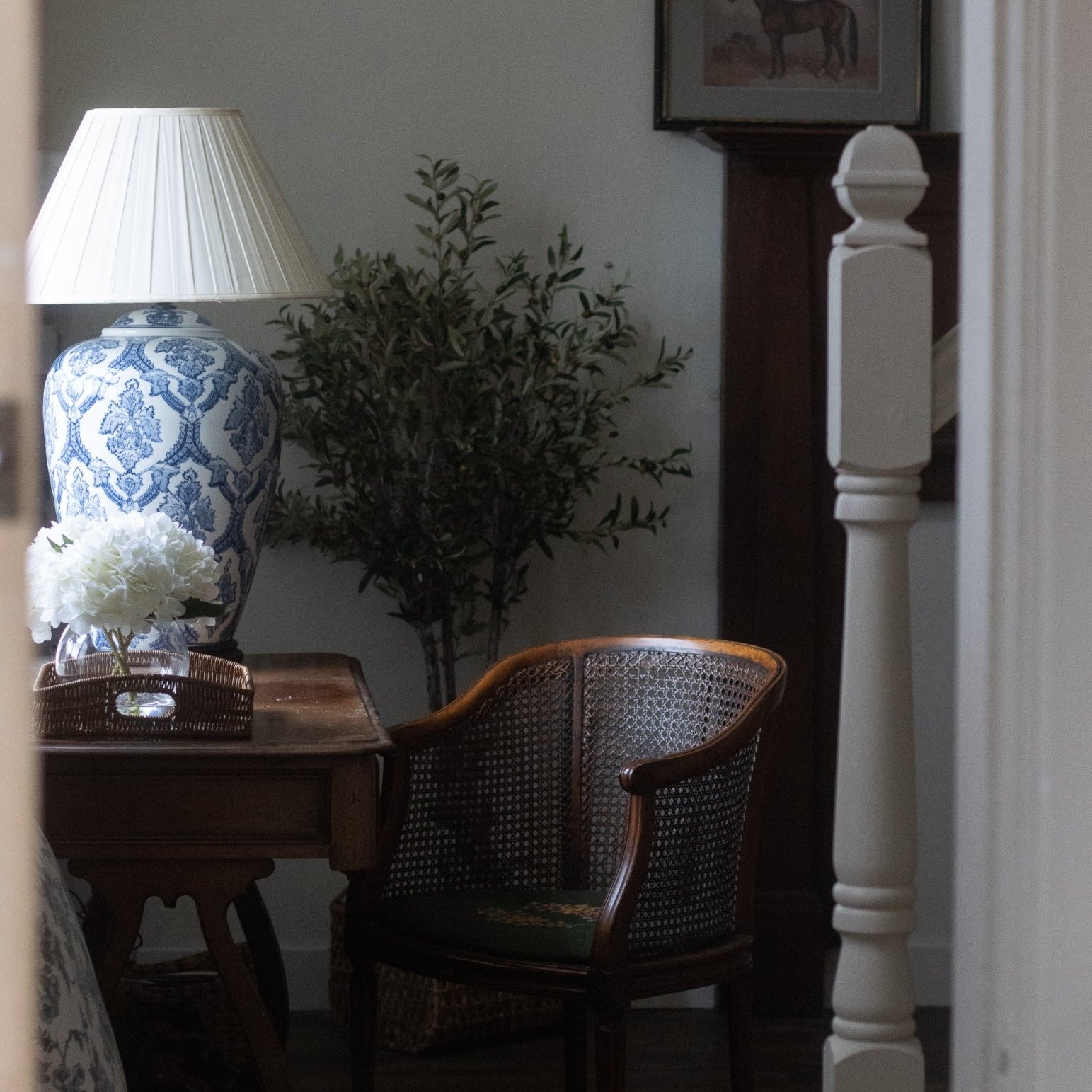 Charles Ted Chinoiserie Ceramic Lamp with Linen Shade - CharlesTed Home