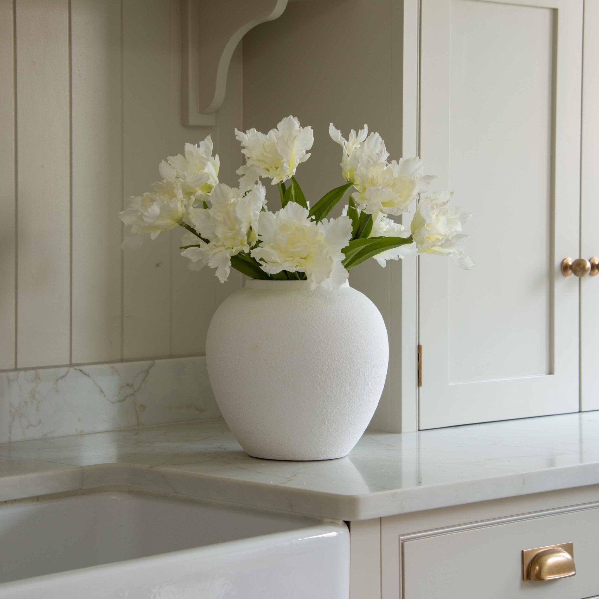 Charles Ted Faux White Parrot Tulip Stem – Bunch of 6 Artificial Flowers - CharlesTed Home