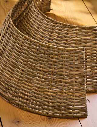 Close up of the woven grey rattan on the Winterbourne tree skirt