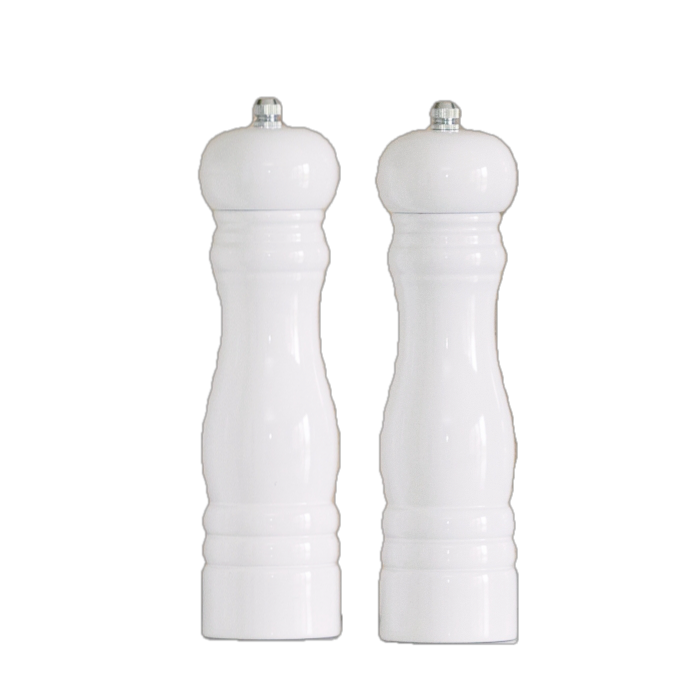 Crafted from rubber wood, our Wooden Salt & Pepper Mills feature a traditional design